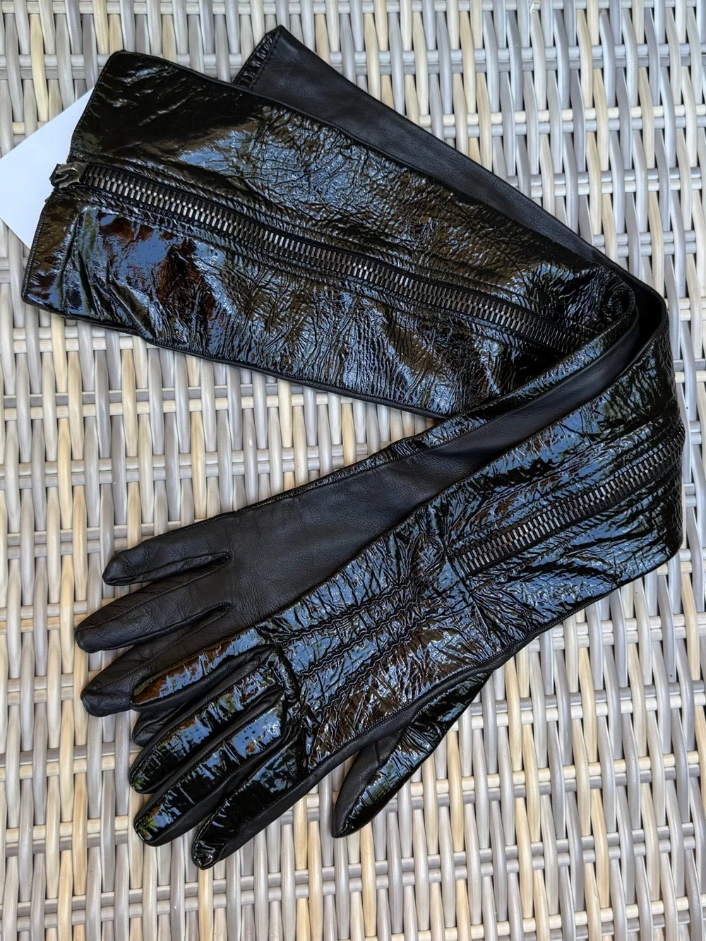Burberry Opera Length Patent Leather Gloves Over Elbow Sleeve M